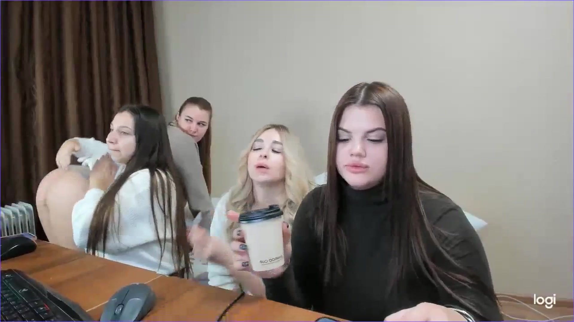 Gallery image thumbnail from StefaniNell's myfreecams stream on, 12/08/2023, 12:11 image 11 of 20