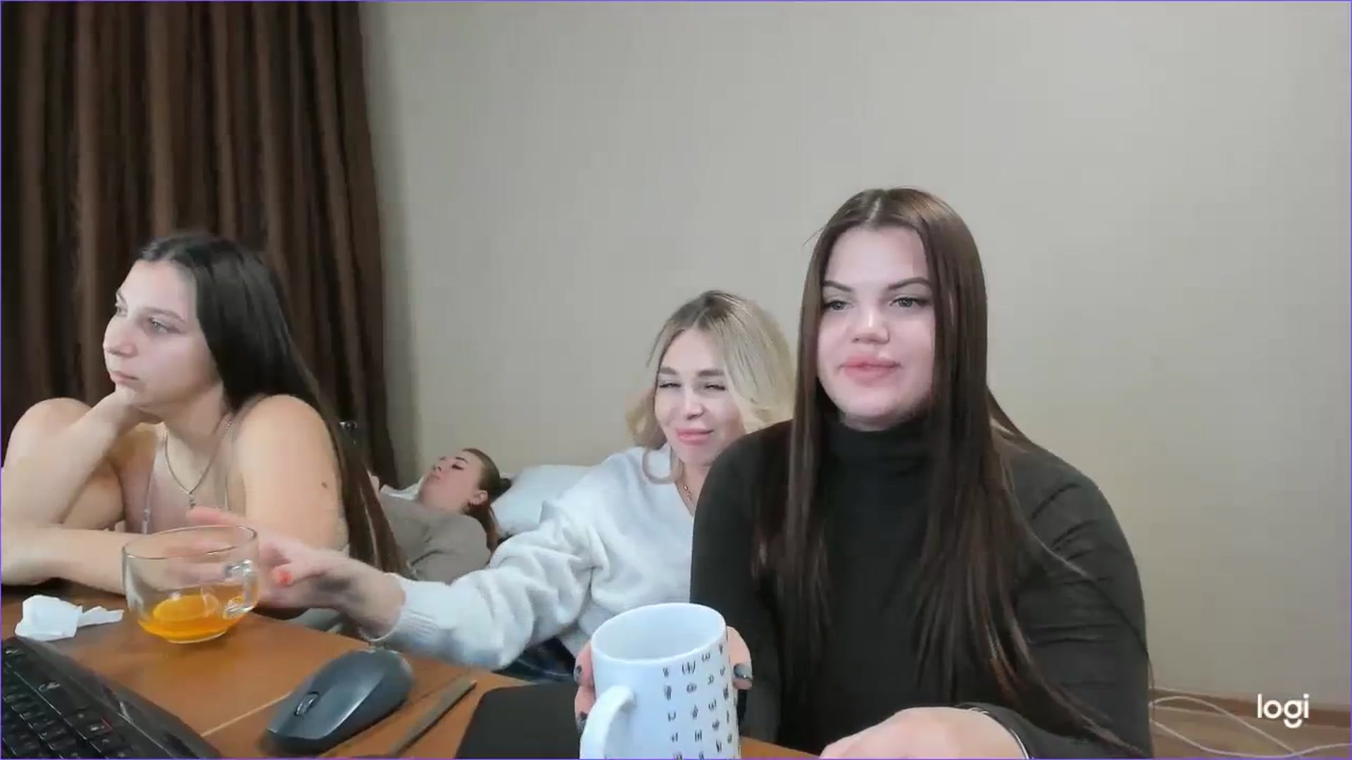 Gallery image thumbnail from StefaniNell's myfreecams stream on, 12/08/2023, 12:11 image 7 of 20