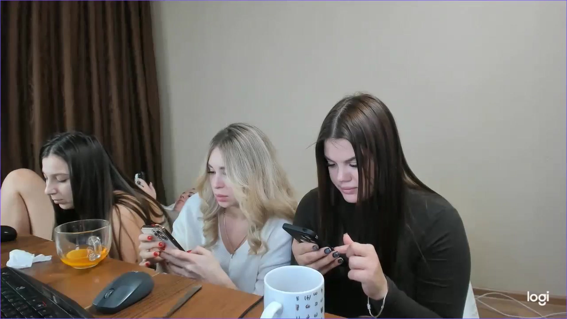 Gallery image thumbnail from StefaniNell's myfreecams stream on, 12/08/2023, 12:11 image 6 of 20