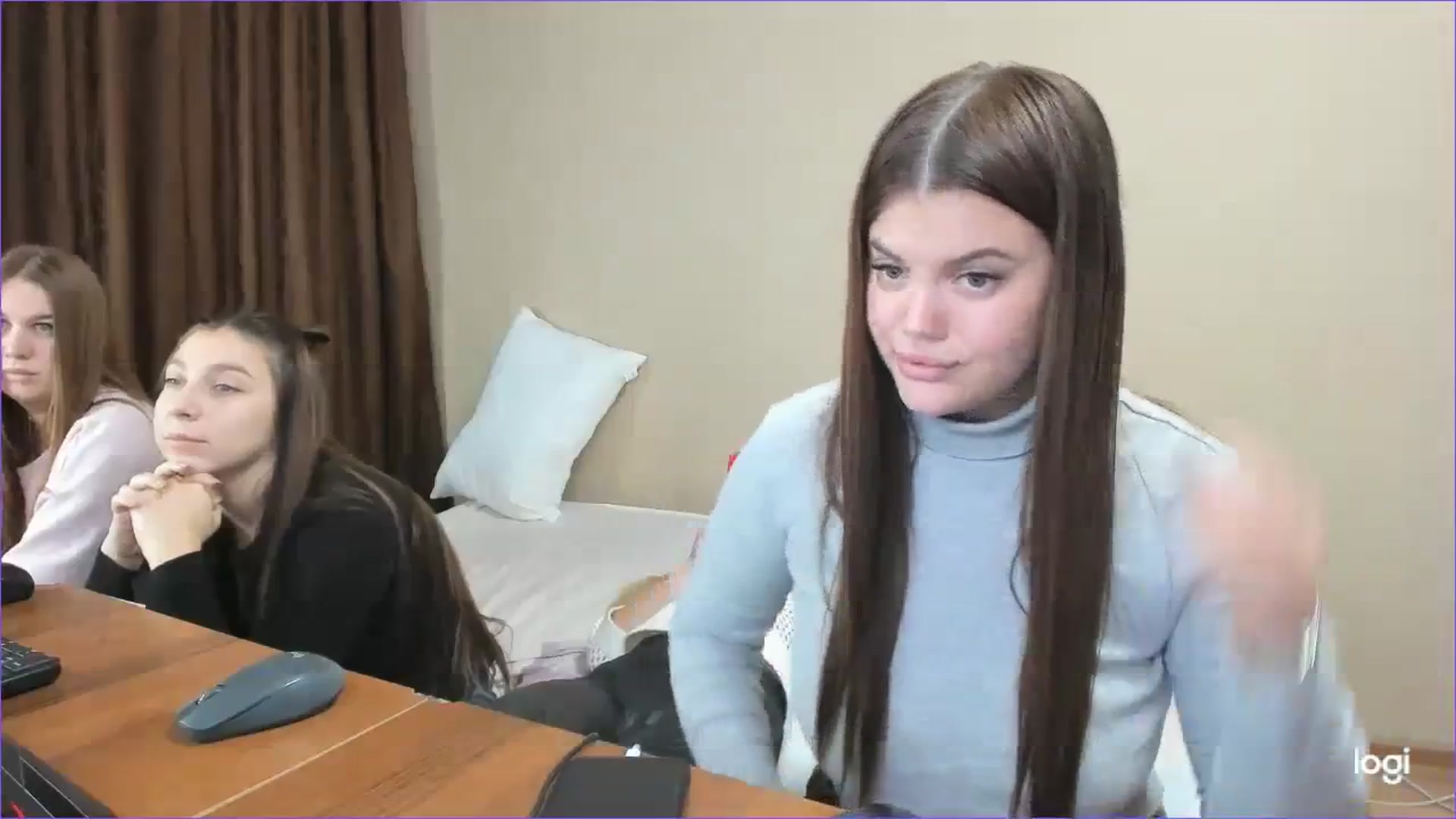 Gallery image thumbnail from StefaniNell's myfreecams stream on, 12/11/2023, 10:16 image 16 of 20