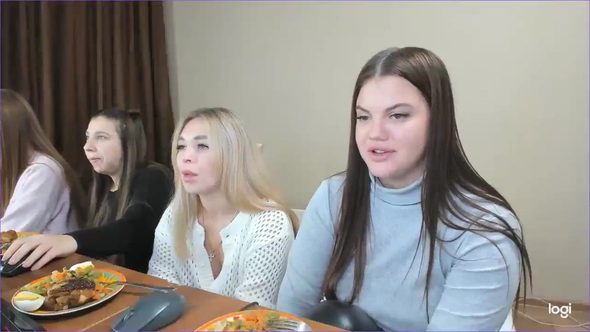 Gallery image thumbnail from StefaniNell's myfreecams stream on, 12/11/2023, 10:16 image 19 of 20