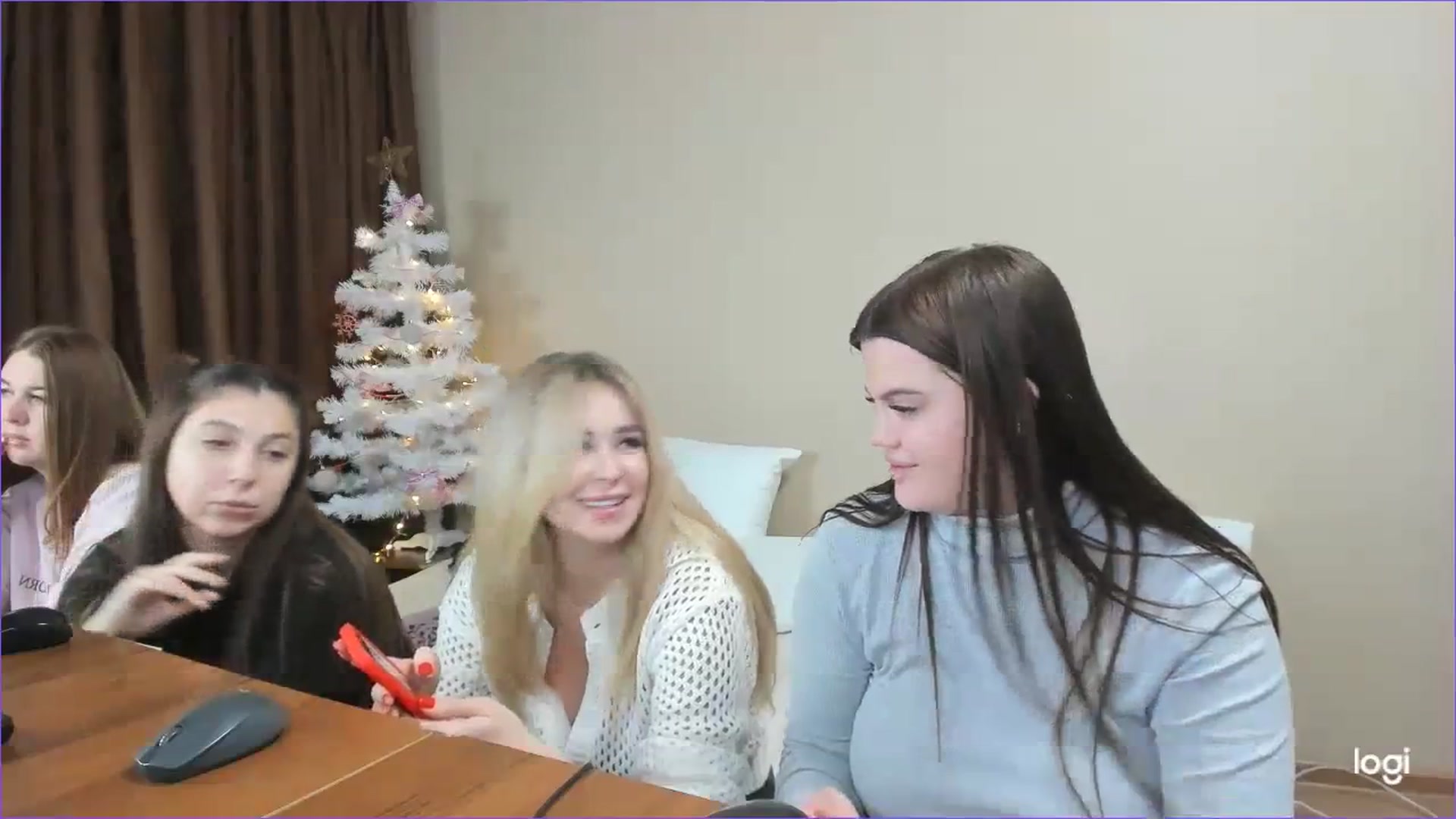 Gallery image thumbnail from StefaniNell's myfreecams stream on, 12/11/2023, 12:28 image 19 of 20