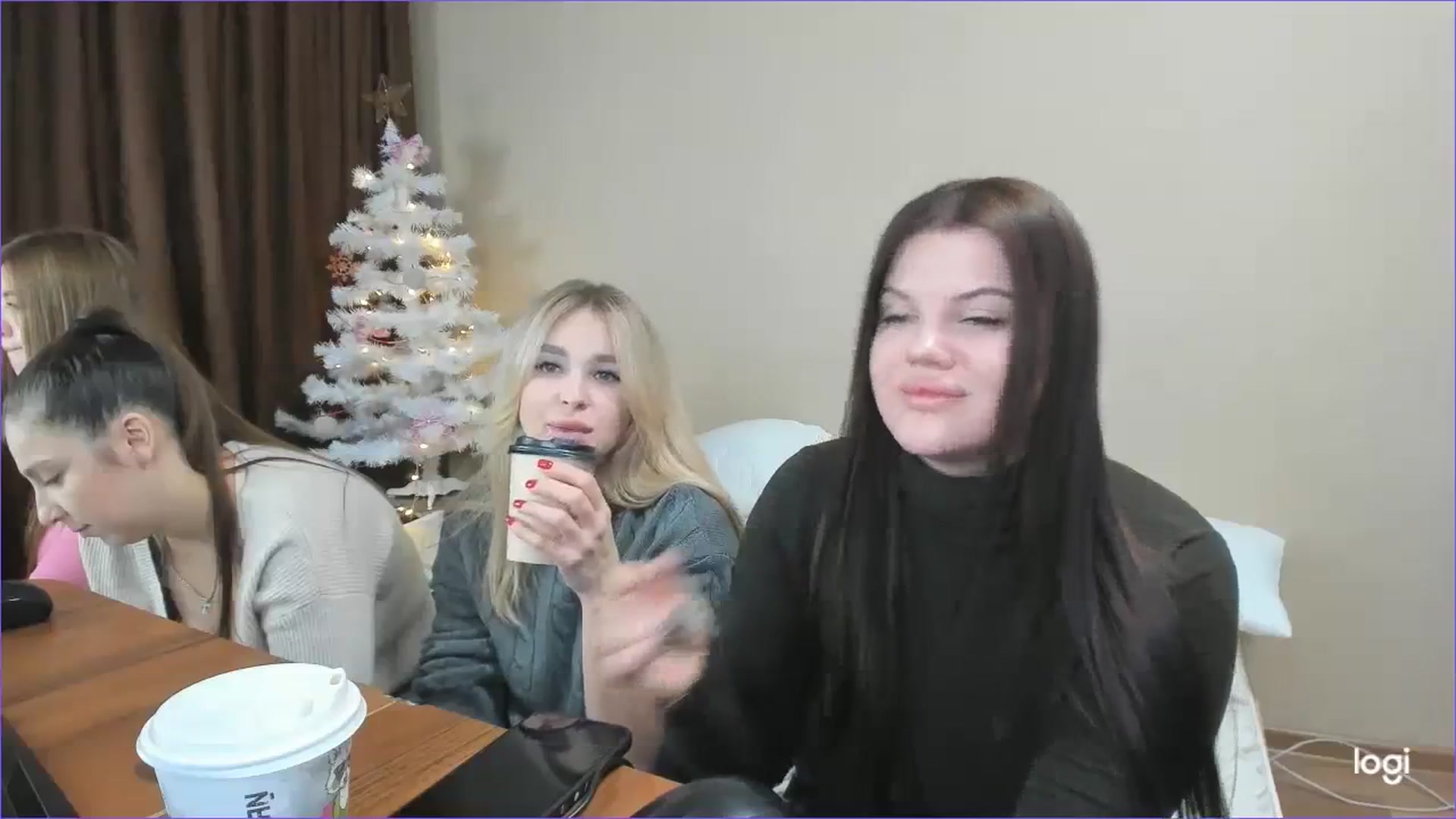 Gallery image thumbnail from StefaniNell's myfreecams stream on, 12/12/2023, 08:49 image 7 of 20