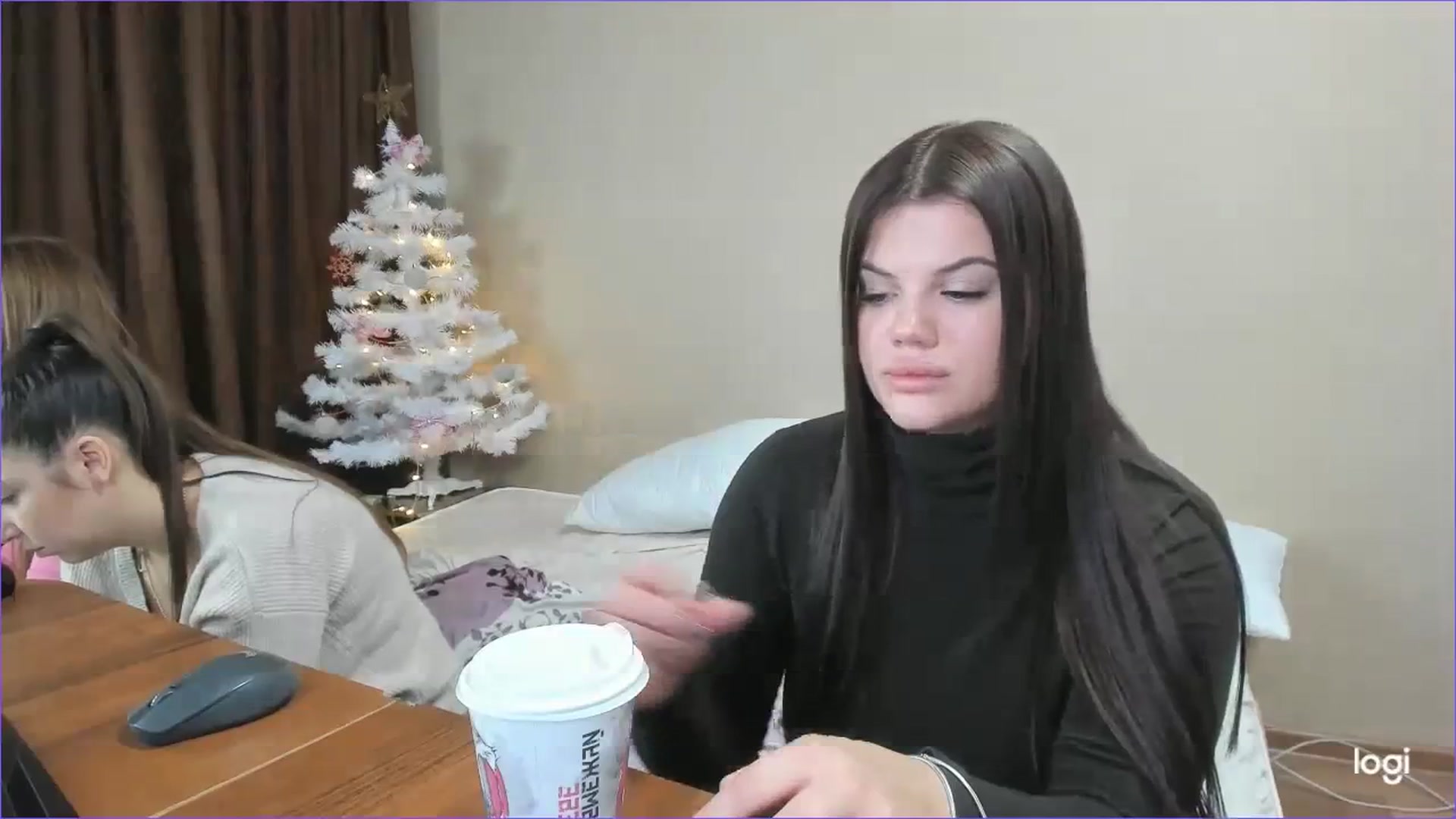 Gallery image thumbnail from StefaniNell's myfreecams stream on, 12/12/2023, 08:49 image 4 of 20