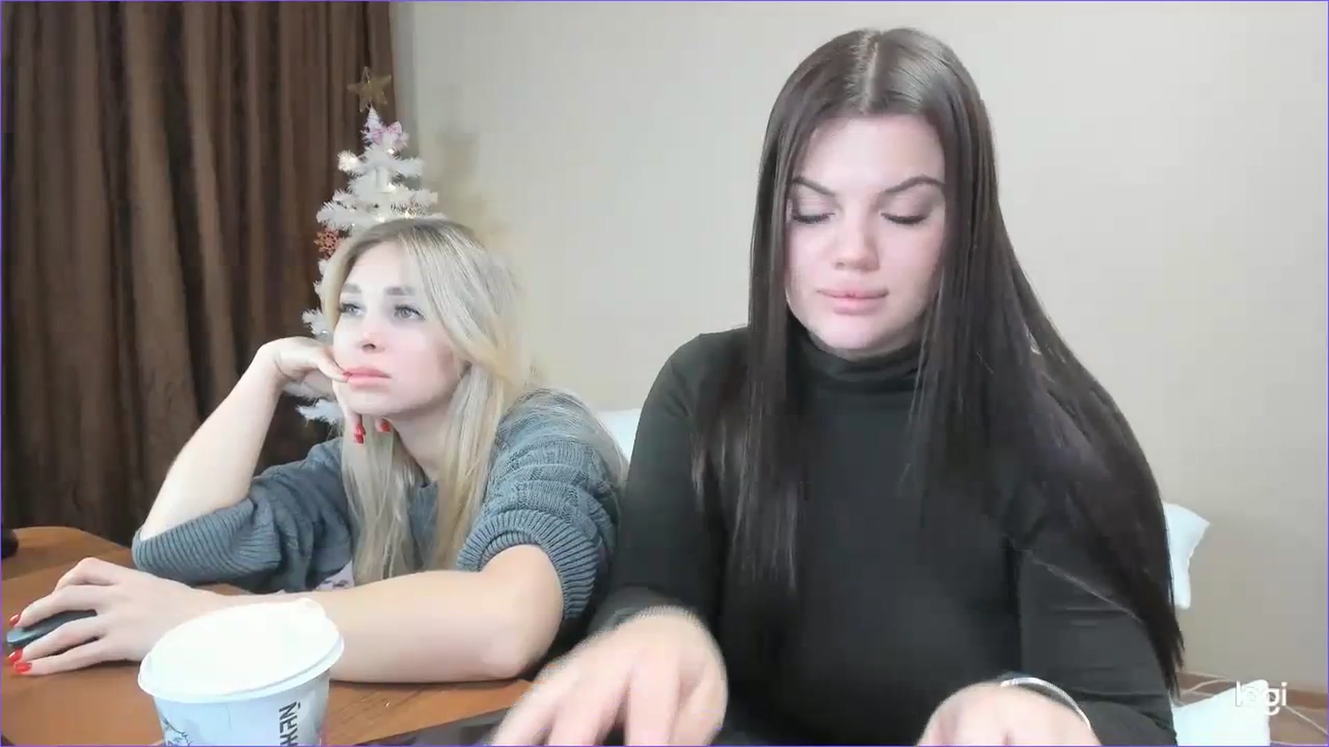 Gallery image thumbnail from StefaniNell's myfreecams stream on, 12/12/2023, 09:52 image 12 of 20
