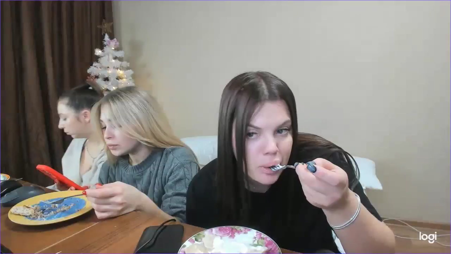 Gallery image thumbnail from StefaniNell's myfreecams stream on, 12/12/2023, 10:35 image 5 of 20