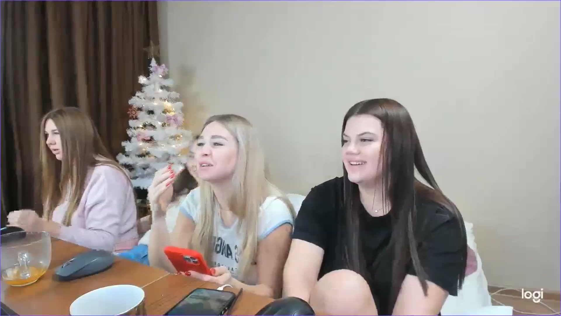 Gallery image thumbnail from StefaniNell's myfreecams stream on, 12/12/2023, 11:58 image 9 of 20