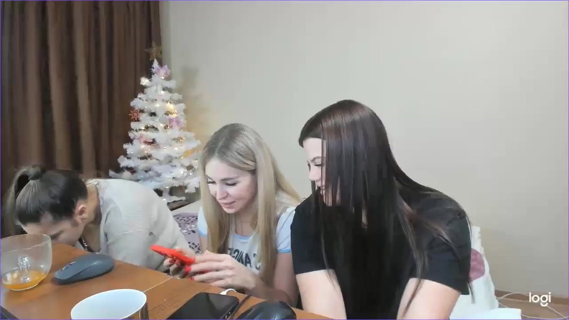 Gallery image thumbnail from StefaniNell's myfreecams stream on, 12/12/2023, 11:58 image 10 of 20
