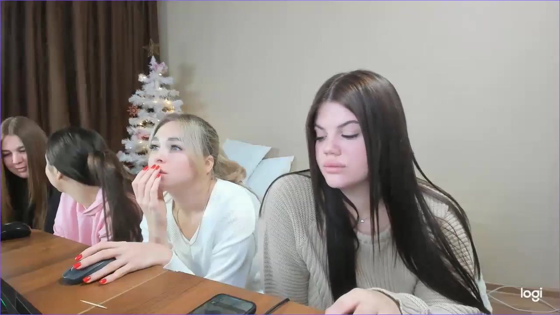 Gallery image thumbnail from StefaniNell's myfreecams stream on, 12/13/2023, 08:15 image 15 of 20