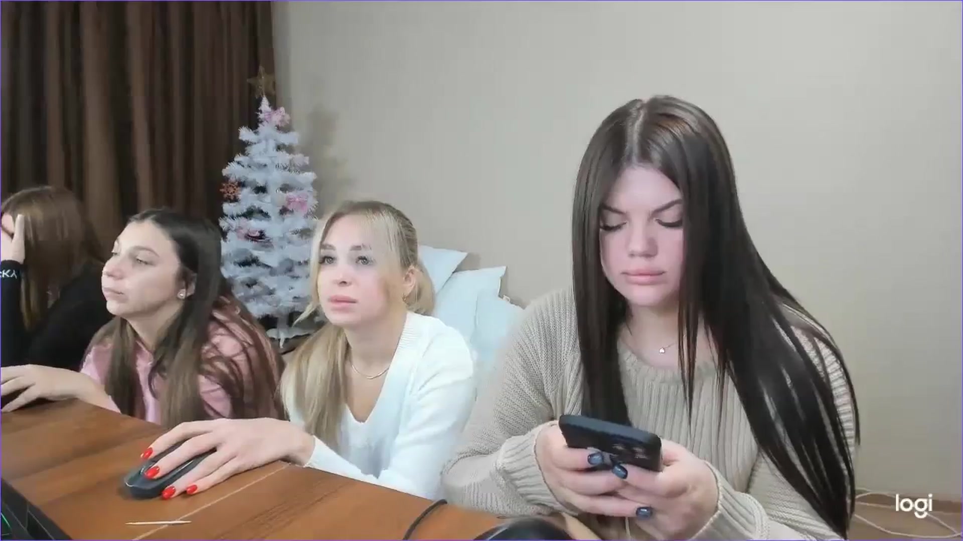 Gallery image thumbnail from StefaniNell's myfreecams stream on, 12/13/2023, 08:15 image 3 of 20