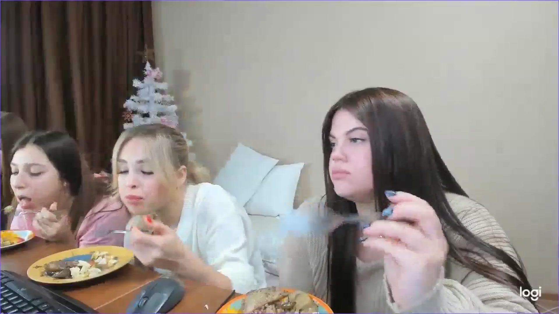 Gallery image thumbnail from StefaniNell's myfreecams stream on, 12/13/2023, 09:21 image 8 of 20