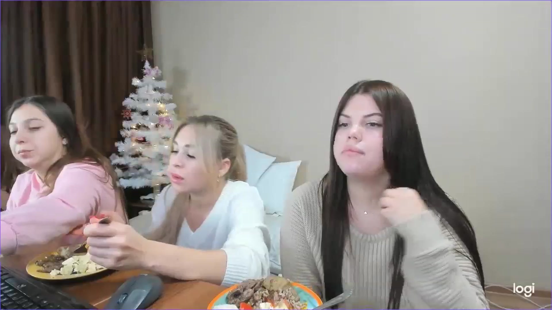 Gallery image thumbnail from StefaniNell's myfreecams stream on, 12/13/2023, 09:21 image 4 of 20