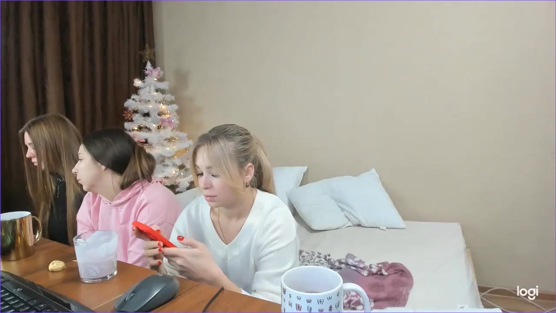 Gallery image thumbnail from StefaniNell's myfreecams stream on, 12/13/2023, 10:25 image 4 of 20