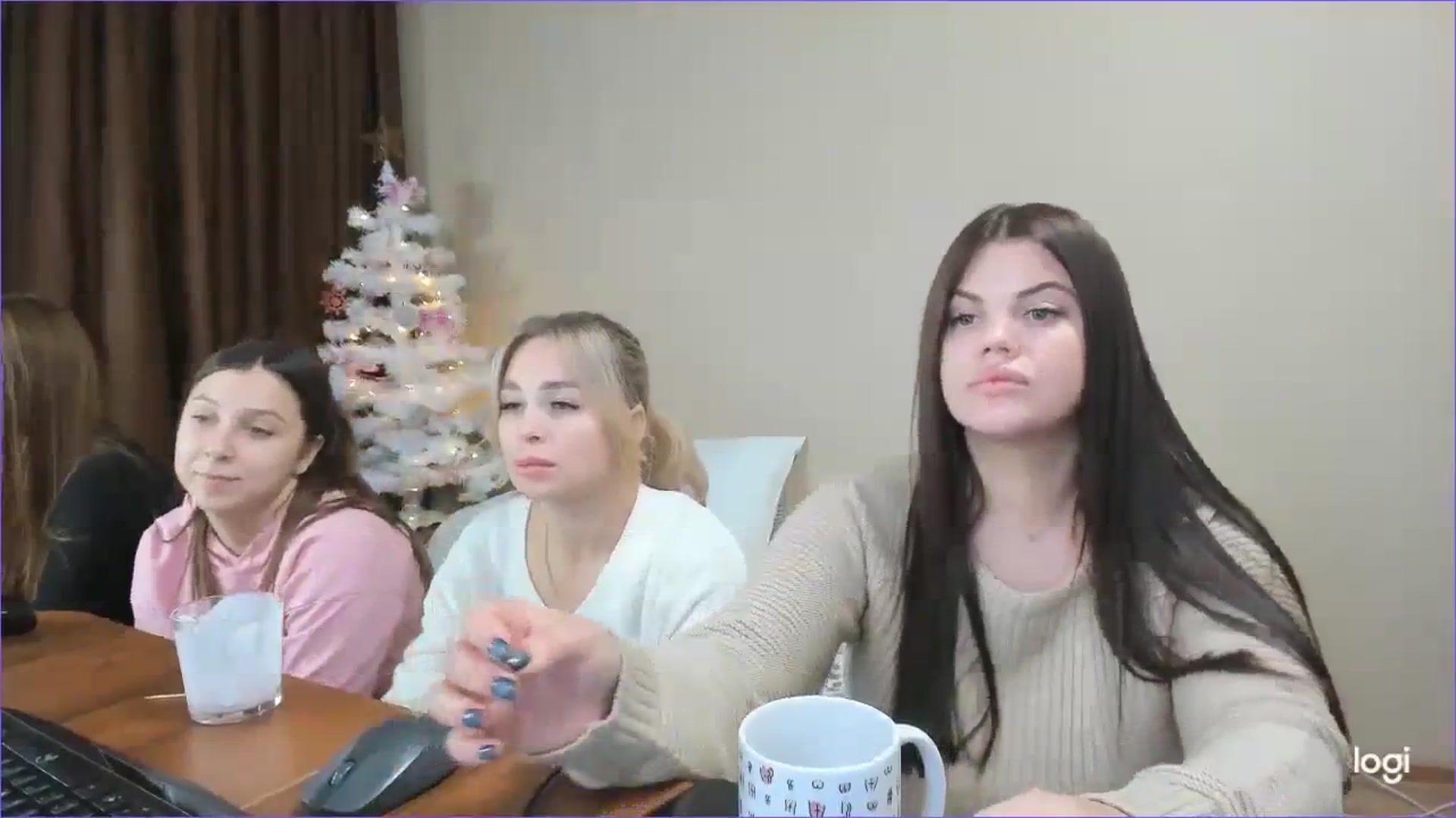 Gallery image thumbnail from StefaniNell's myfreecams stream on, 12/13/2023, 10:25 image 15 of 20