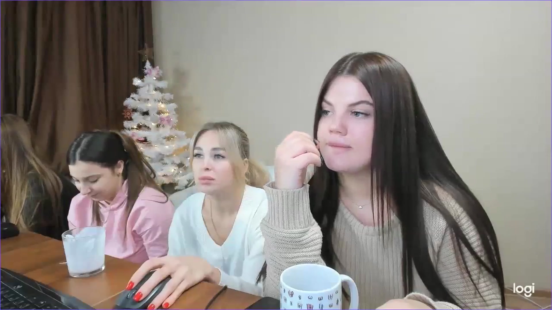 Gallery image thumbnail from StefaniNell's myfreecams stream on, 12/13/2023, 10:25 image 17 of 20