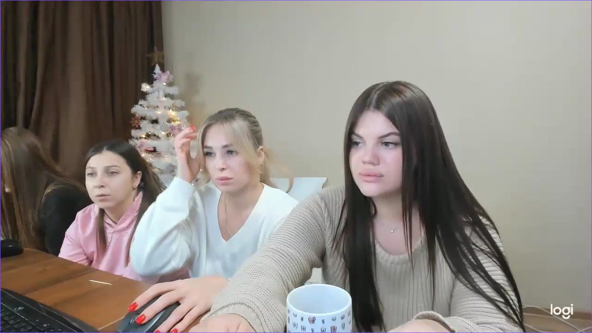 Gallery image thumbnail from StefaniNell's myfreecams stream on, 12/13/2023, 10:25 image 20 of 20