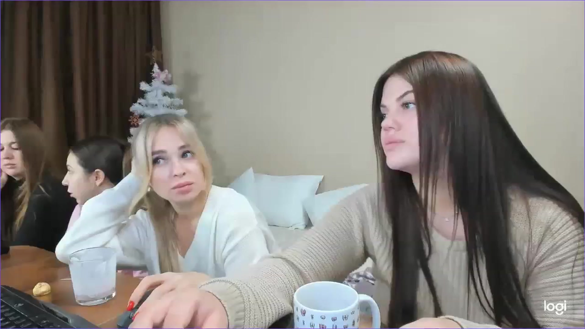 Gallery image thumbnail from StefaniNell's myfreecams stream on, 12/13/2023, 10:25 image 13 of 20