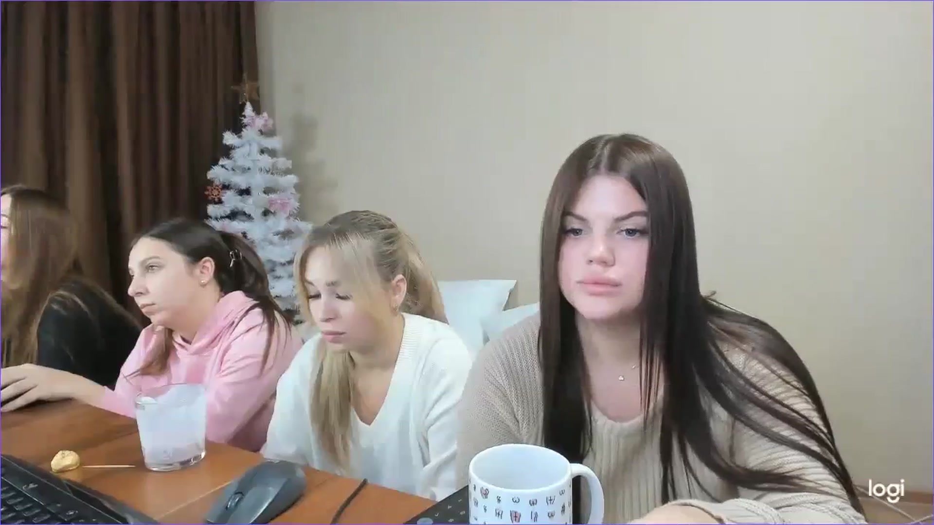 Gallery image thumbnail from StefaniNell's myfreecams stream on, 12/13/2023, 10:25 image 10 of 20