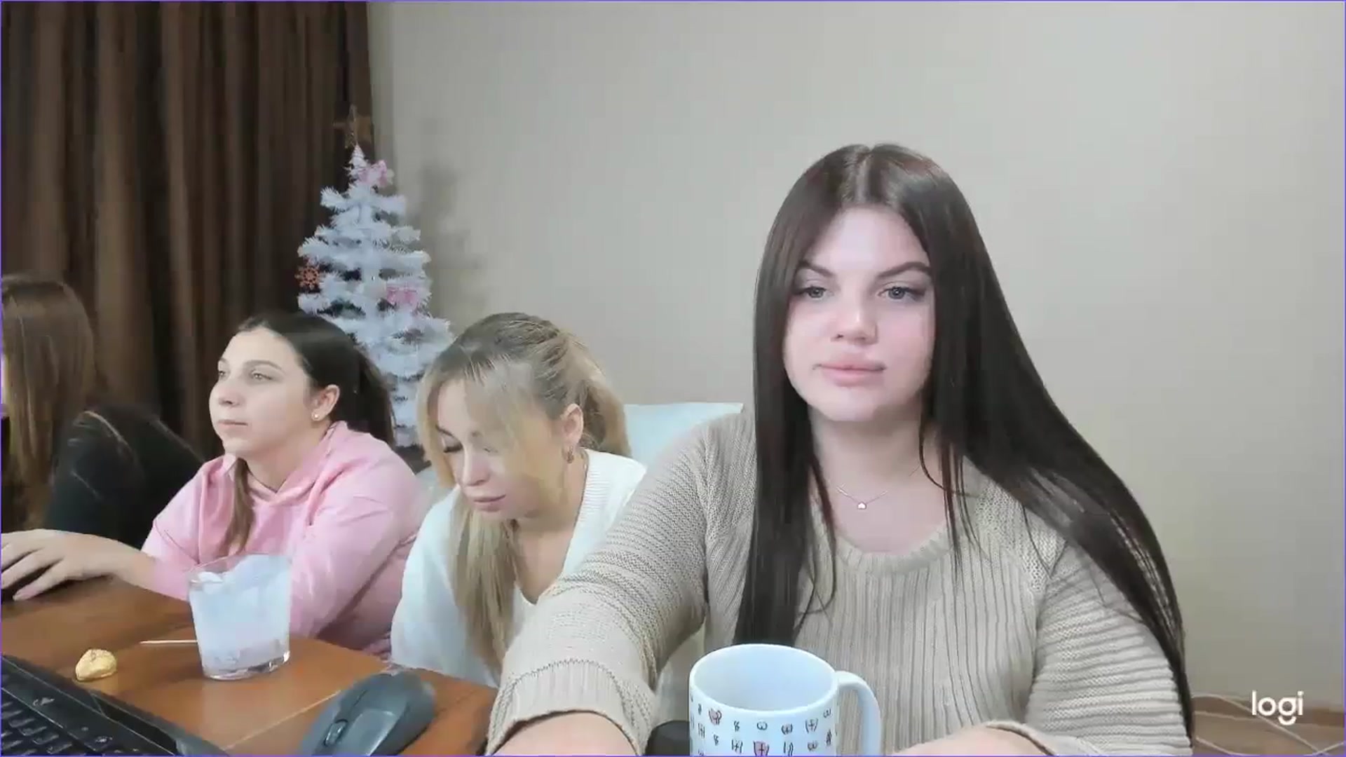 Gallery image thumbnail from StefaniNell's myfreecams stream on, 12/13/2023, 10:25 image 11 of 20