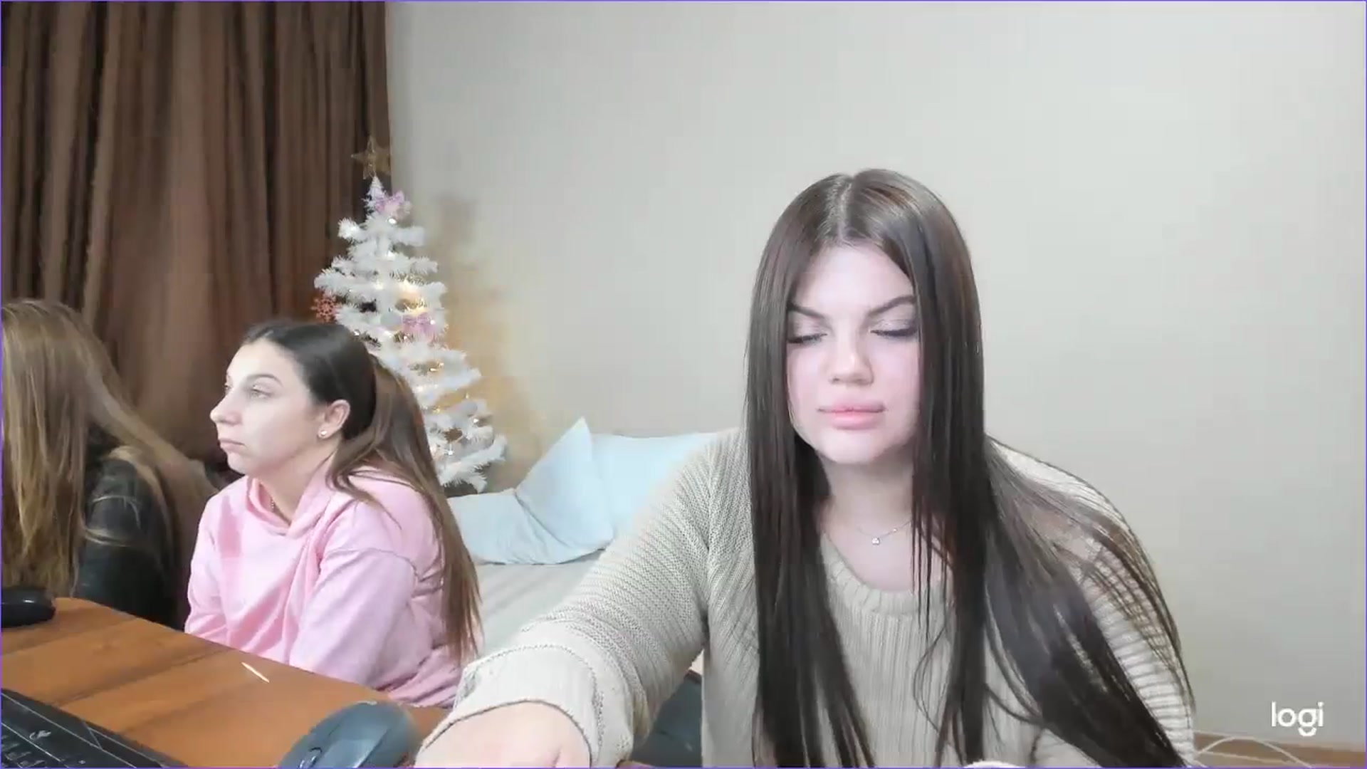Gallery image thumbnail from StefaniNell's myfreecams stream on, 12/13/2023, 11:21 image 8 of 20
