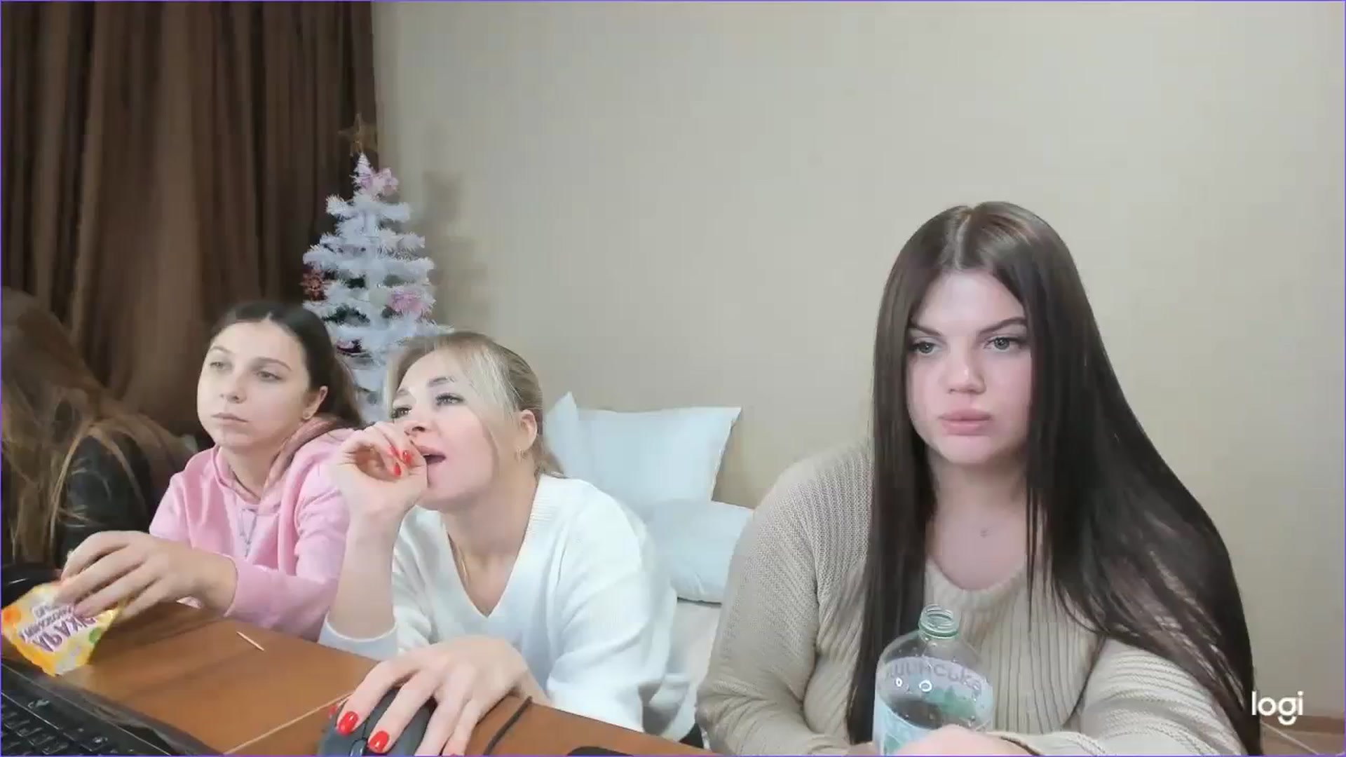 Gallery image thumbnail from StefaniNell's myfreecams stream on, 12/13/2023, 11:21 image 10 of 20