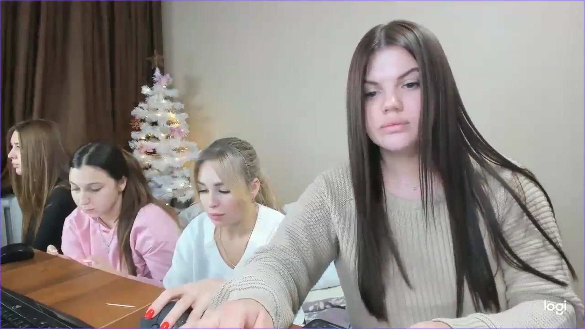 Gallery image thumbnail from StefaniNell's myfreecams stream on, 12/13/2023, 11:21 image 19 of 20