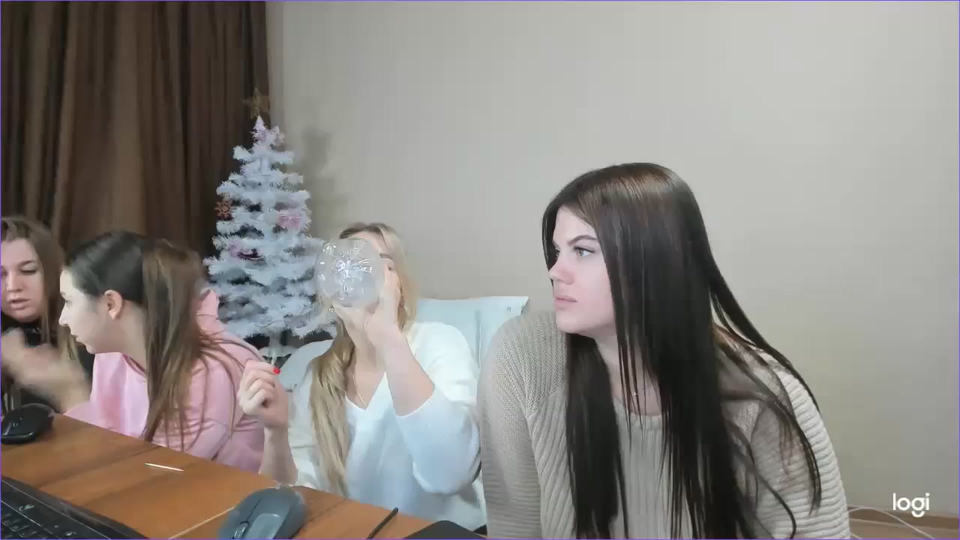 Gallery image thumbnail from StefaniNell's myfreecams stream on, 12/13/2023, 11:21 image 1 of 20