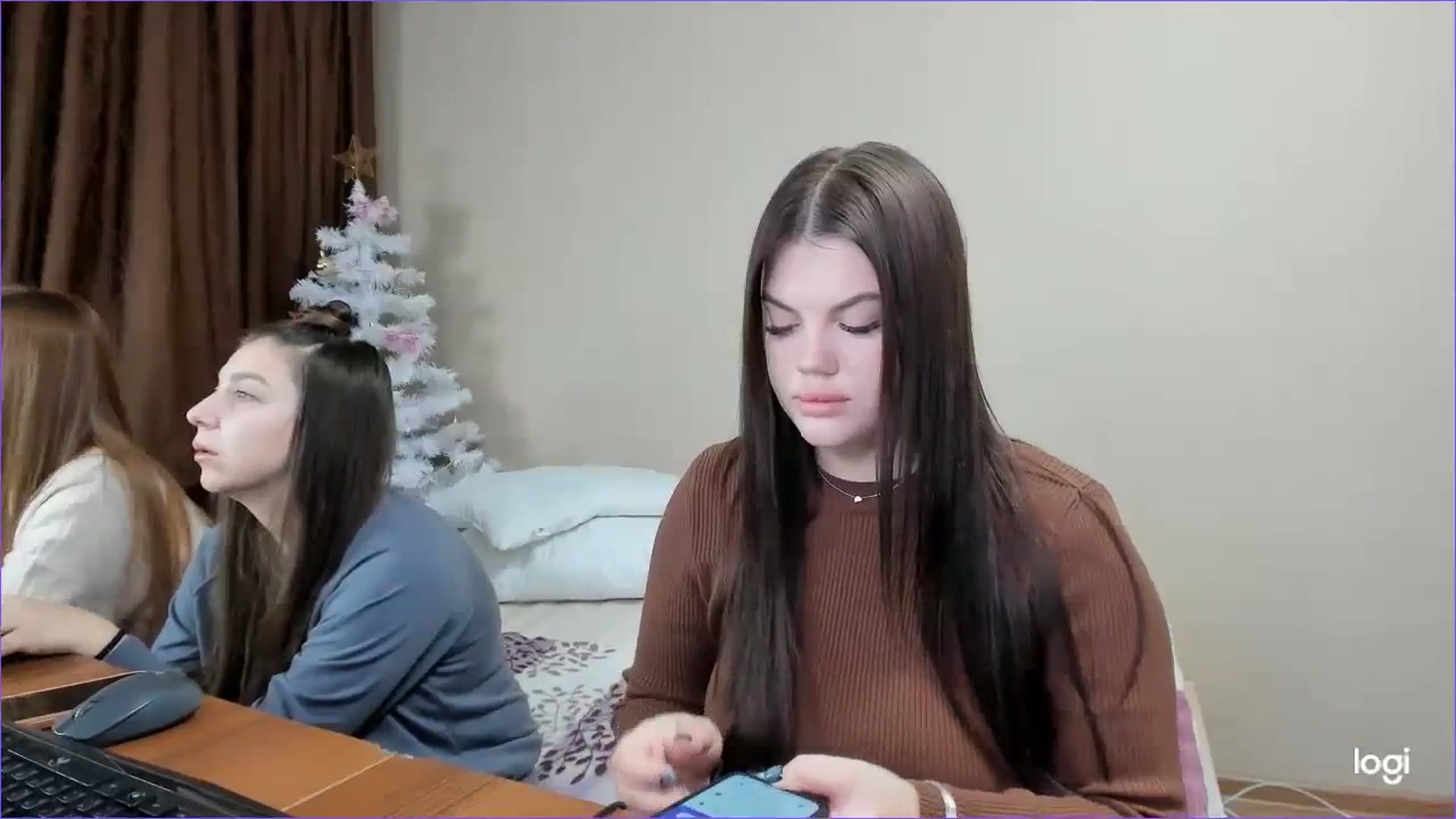 Gallery image thumbnail from StefaniNell's myfreecams stream on, 12/14/2023, 07:56 image 9 of 20