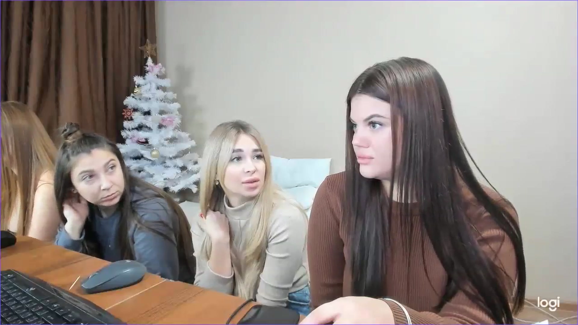 Gallery image thumbnail from StefaniNell's myfreecams stream on, 12/14/2023, 08:26 image 9 of 20