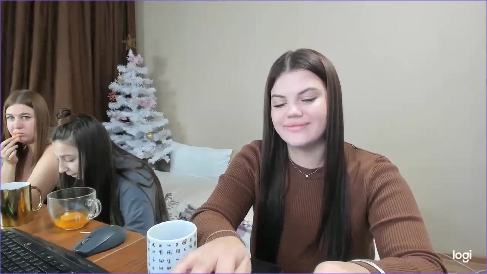Gallery image thumbnail from StefaniNell's myfreecams stream on, 12/14/2023, 10:43 image 17 of 20