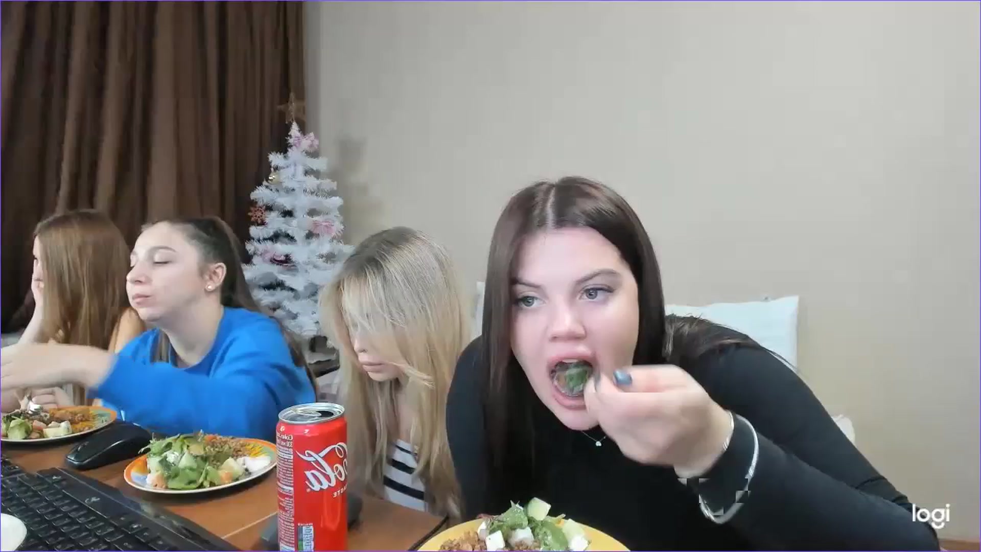 Gallery image thumbnail from StefaniNell's myfreecams stream on, 12/15/2023, 08:06 image 9 of 20