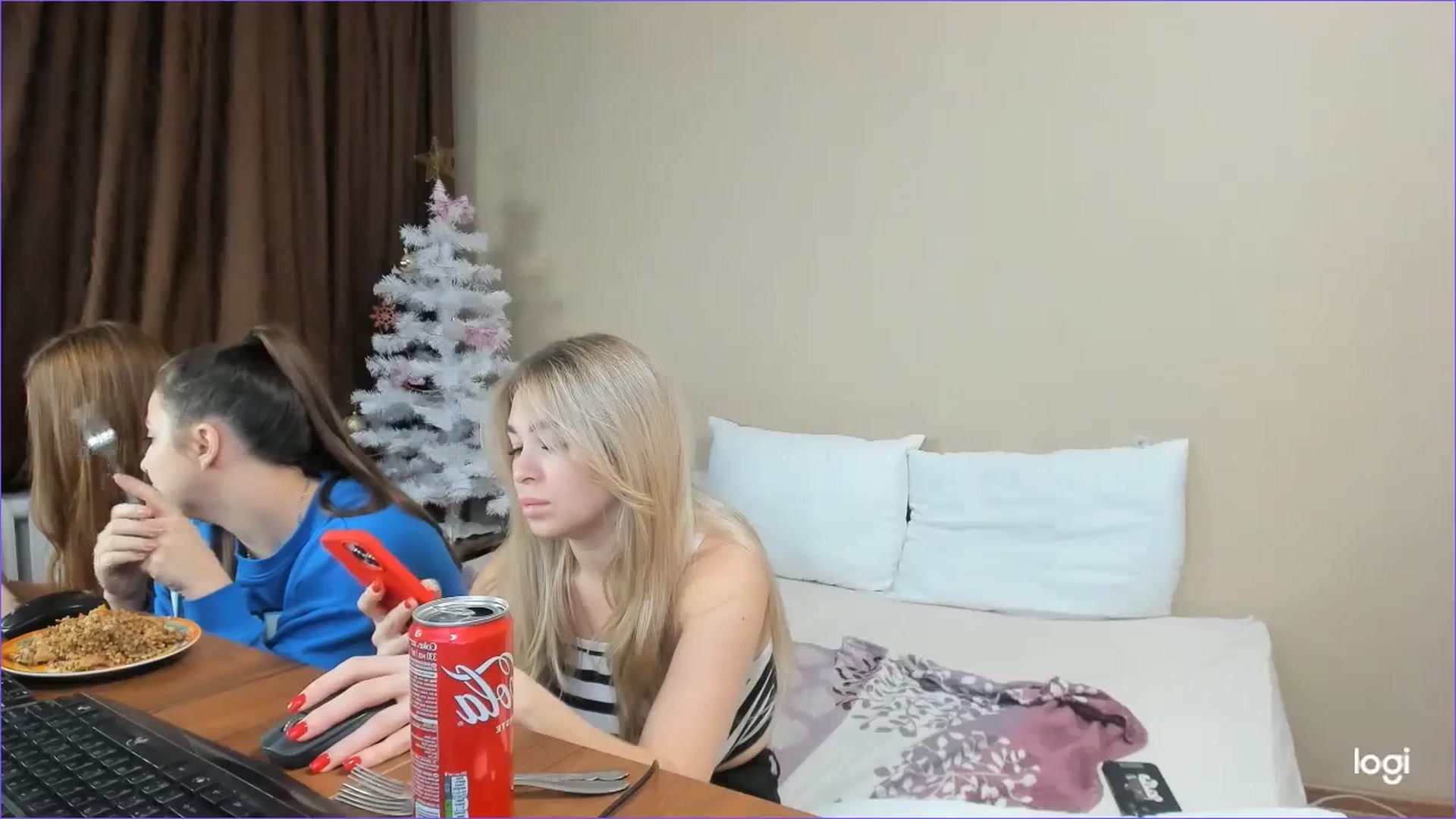 Gallery image thumbnail from StefaniNell's myfreecams stream on, 12/15/2023, 08:06 image 5 of 20