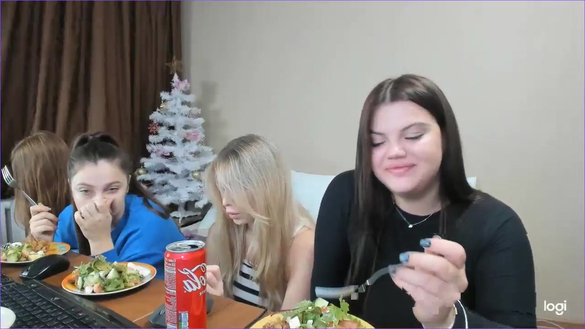 Gallery image thumbnail from StefaniNell's myfreecams stream on, 12/15/2023, 08:06 image 8 of 20