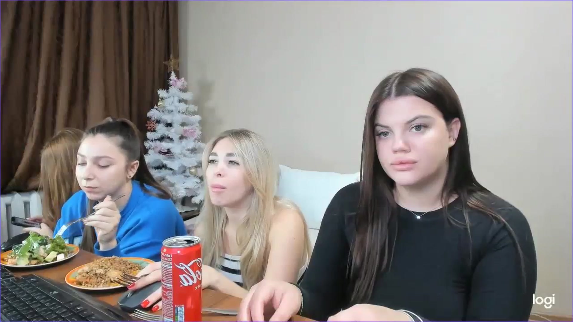 Gallery image thumbnail from StefaniNell's myfreecams stream on, 12/15/2023, 08:06 image 6 of 20