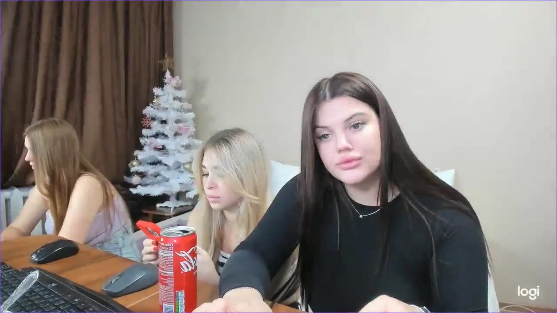 Gallery image thumbnail from StefaniNell's myfreecams stream on, 12/15/2023, 08:06 image 14 of 20