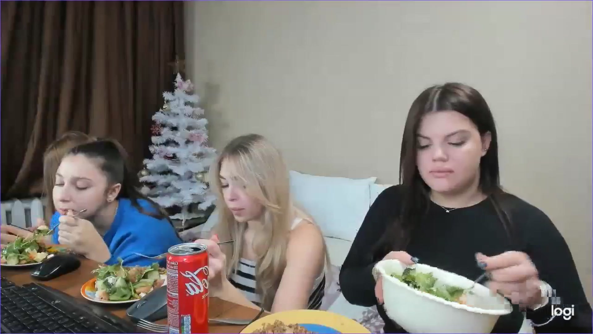 Gallery image thumbnail from StefaniNell's myfreecams stream on, 12/15/2023, 08:06 image 7 of 20