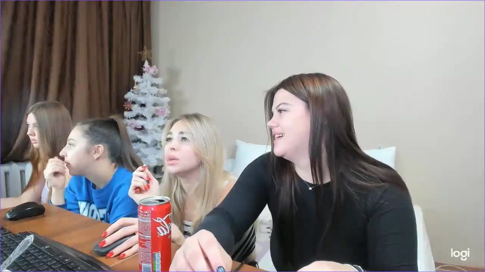 Gallery image thumbnail from StefaniNell's myfreecams stream on, 12/15/2023, 08:06 image 15 of 20