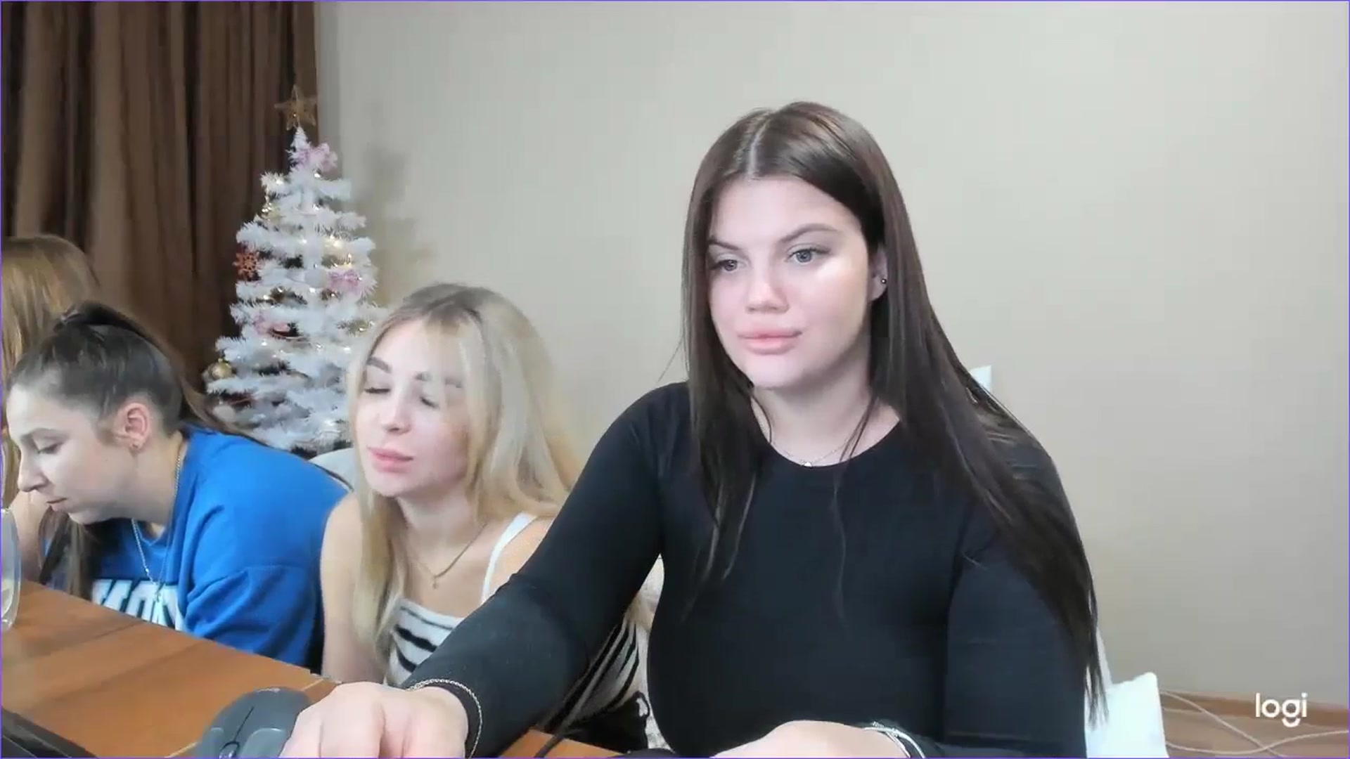 Gallery image thumbnail from StefaniNell's myfreecams stream on, 12/15/2023, 11:20 image 6 of 20