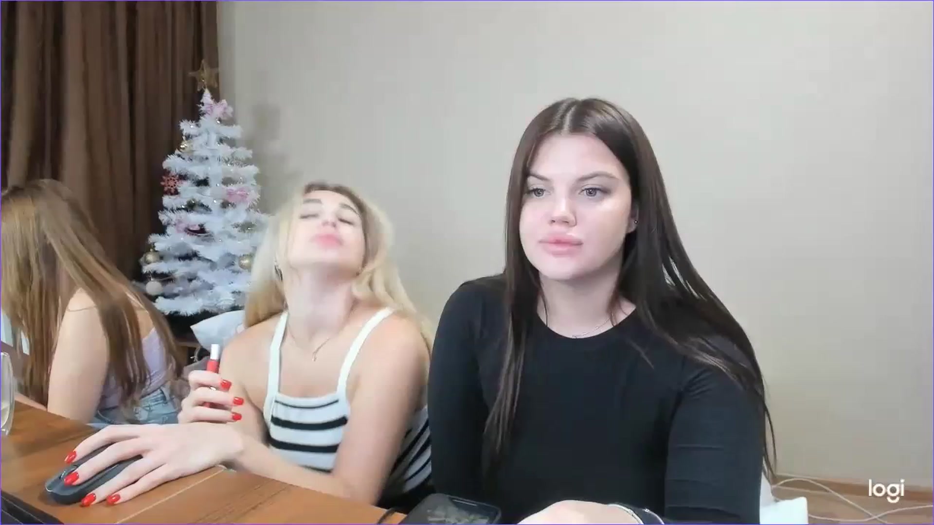 Gallery image thumbnail from StefaniNell's myfreecams stream on, 12/15/2023, 11:20 image 15 of 20