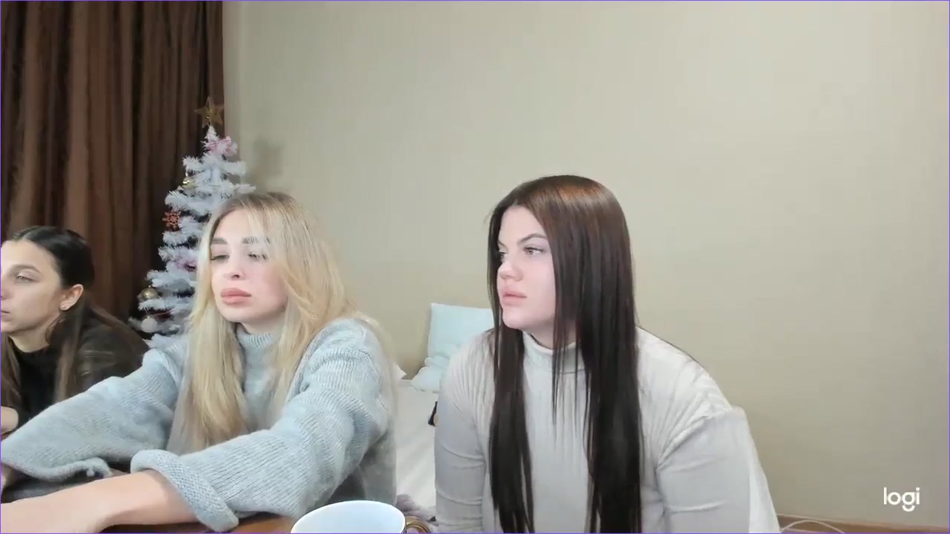 Gallery image thumbnail from StefaniNell's myfreecams stream on, 12/17/2023, 10:00 image 15 of 20