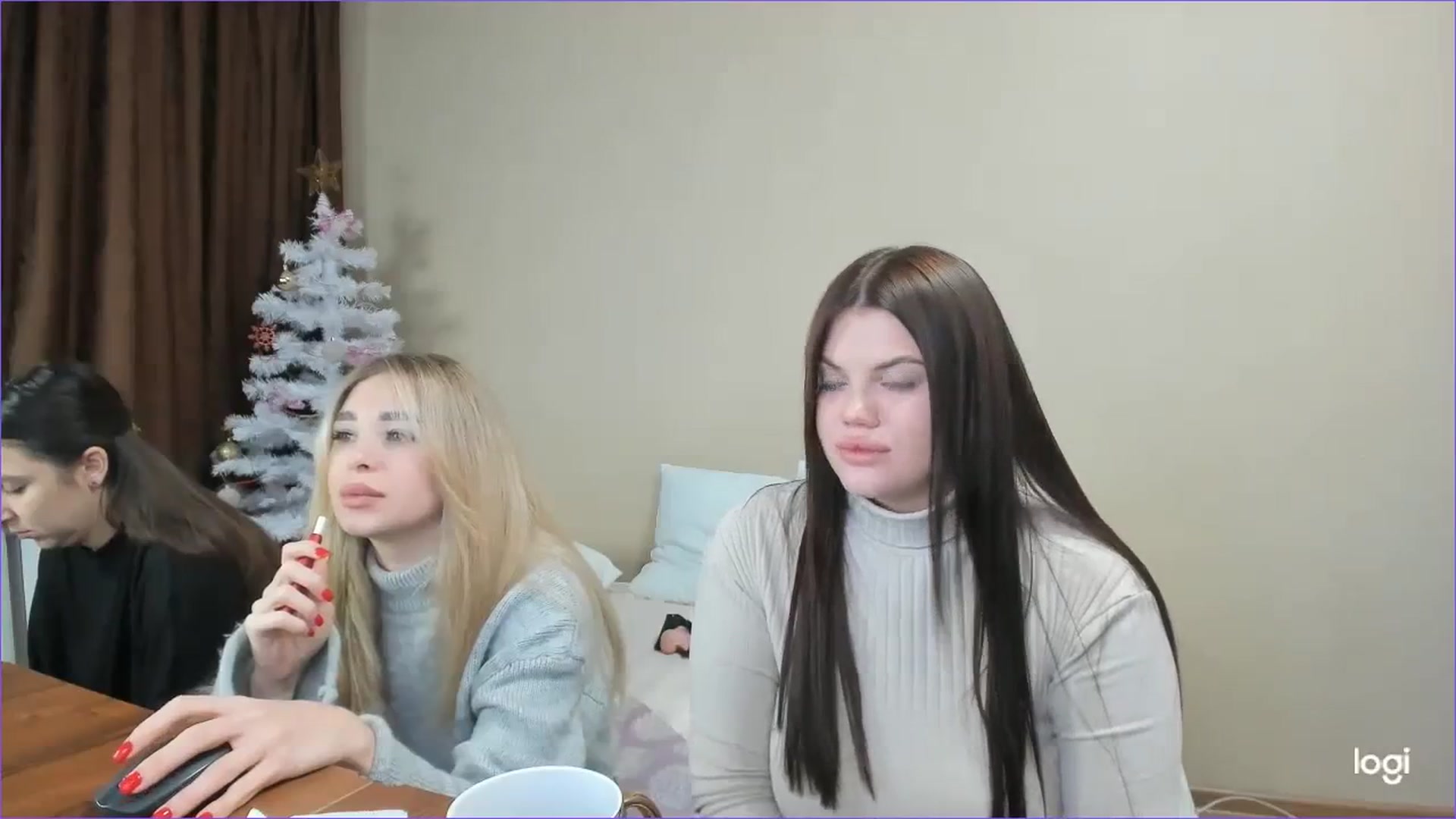 Gallery image thumbnail from StefaniNell's myfreecams stream on, 12/17/2023, 10:00 image 12 of 20