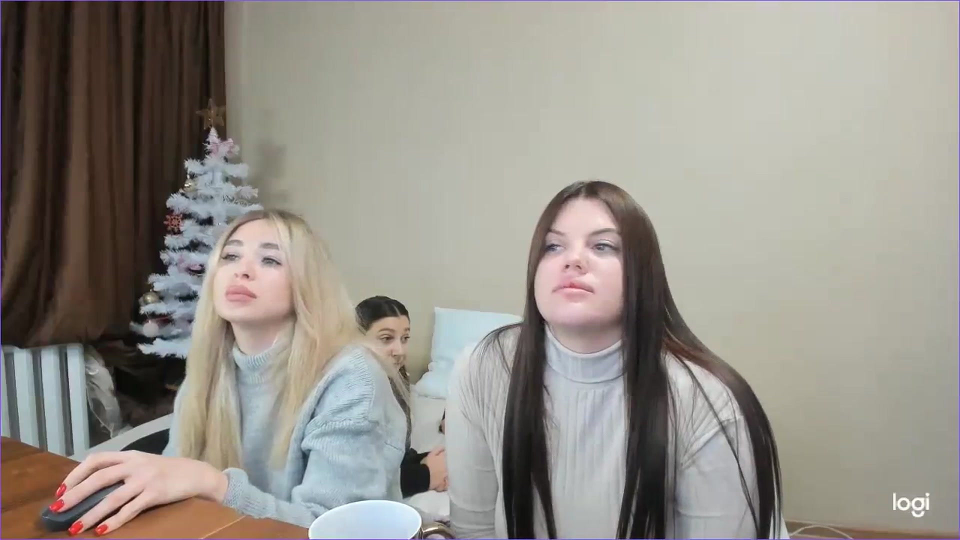 Gallery image thumbnail from StefaniNell's myfreecams stream on, 12/17/2023, 10:00 image 16 of 20
