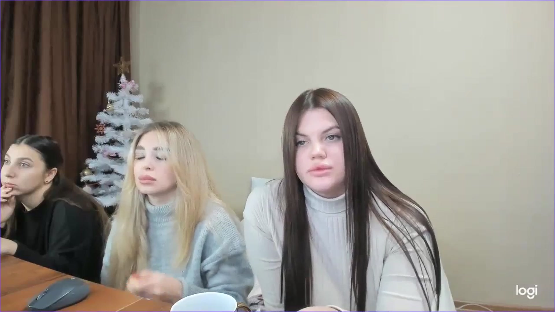 Gallery image thumbnail from StefaniNell's myfreecams stream on, 12/17/2023, 10:00 image 13 of 20