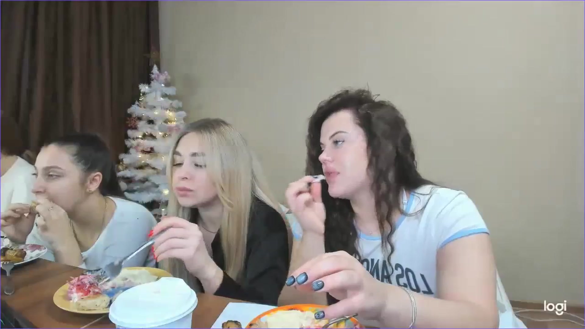 Gallery image thumbnail from StefaniNell's myfreecams stream on, 12/18/2023, 11:38 image 14 of 20