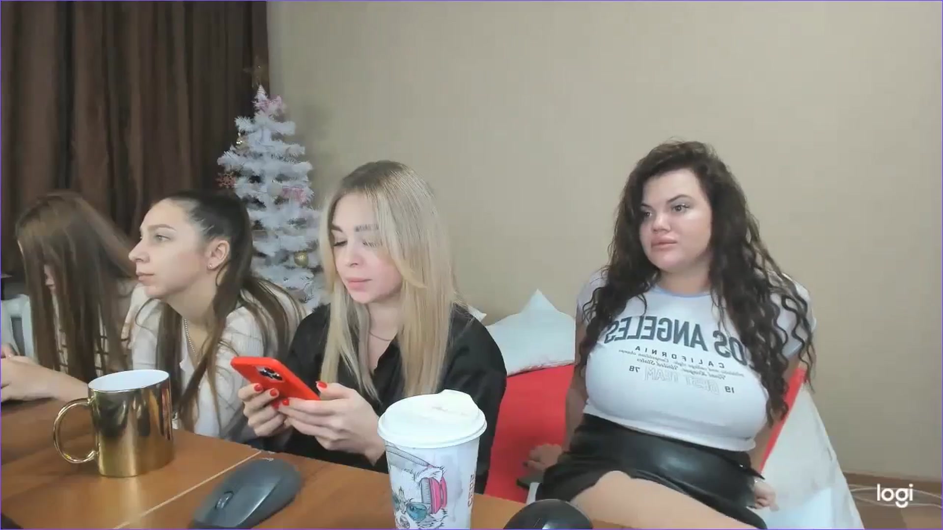 Gallery image thumbnail from StefaniNell's myfreecams stream on, 12/18/2023, 11:38 image 4 of 20