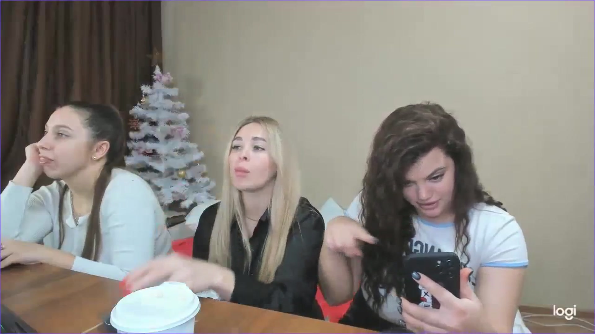 Gallery image thumbnail from StefaniNell's myfreecams stream on, 12/18/2023, 11:38 image 15 of 20