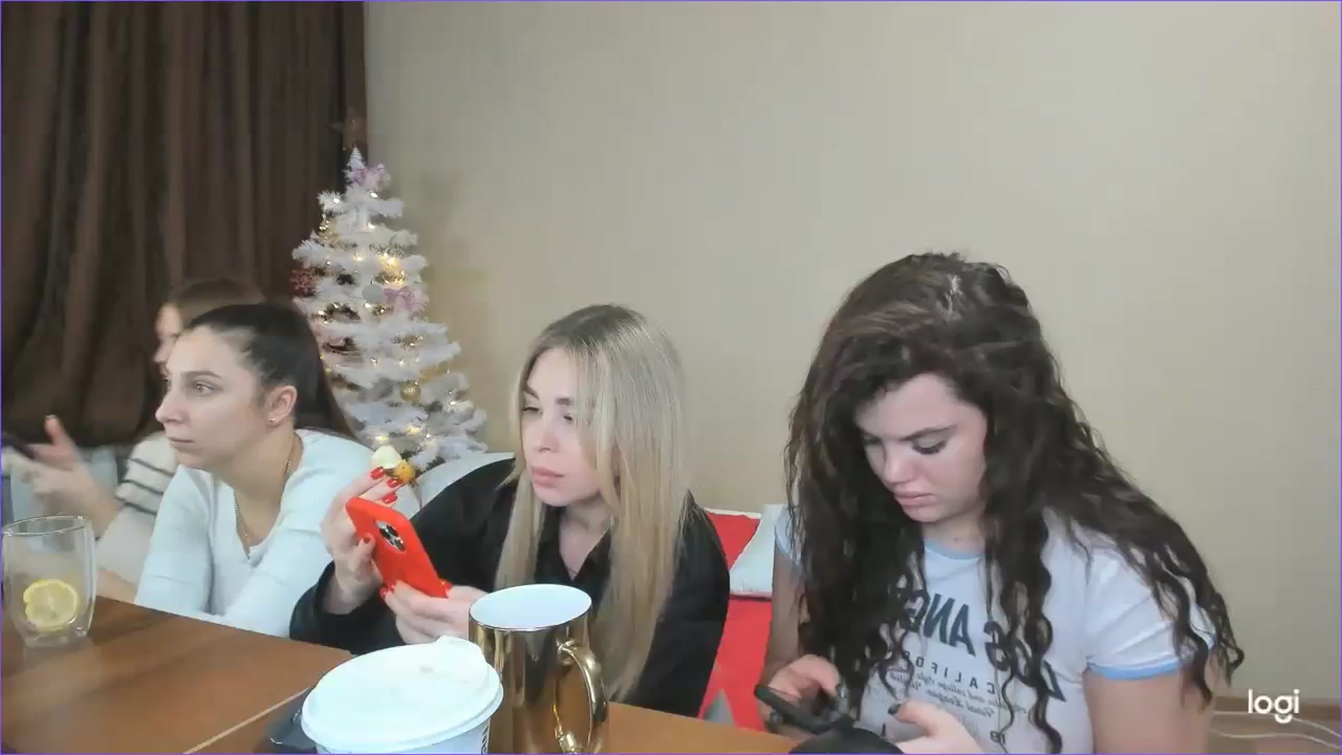 Gallery image thumbnail from StefaniNell's myfreecams stream on, 12/18/2023, 12:15 image 9 of 20