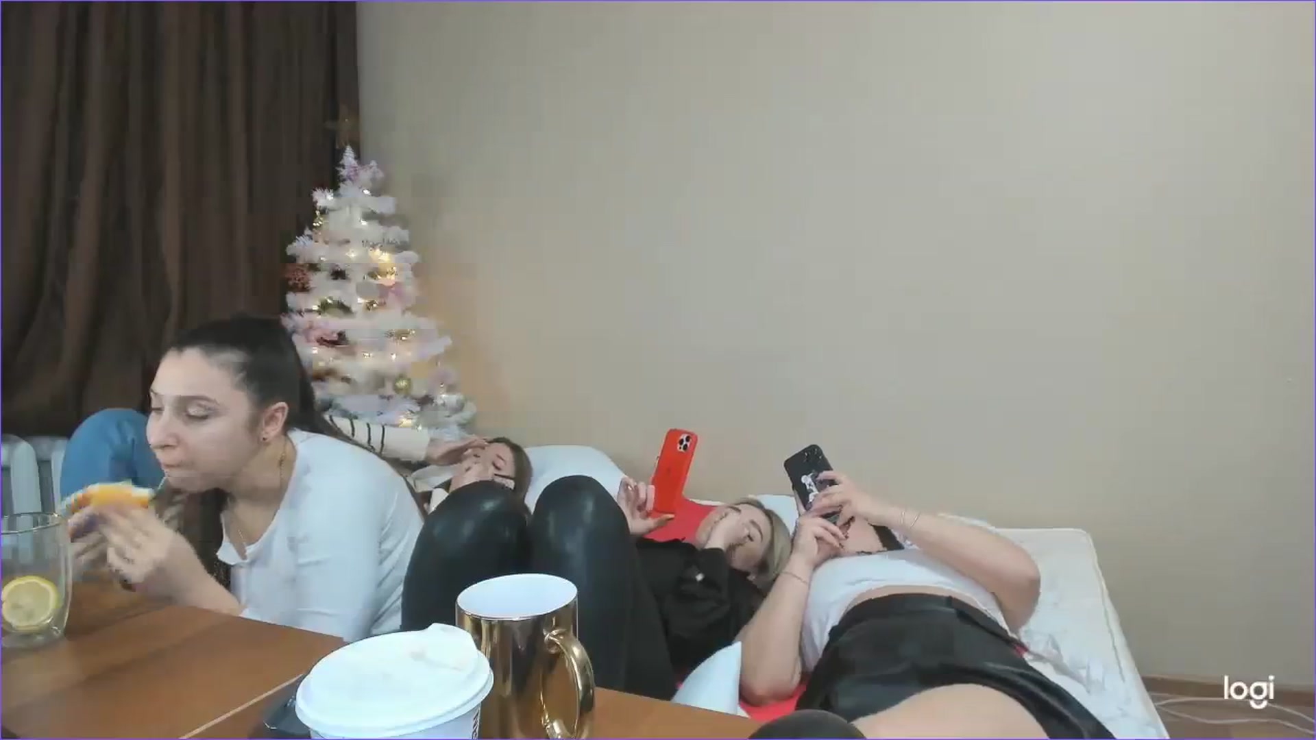 Gallery image thumbnail from StefaniNell's myfreecams stream on, 12/18/2023, 12:15 image 12 of 20