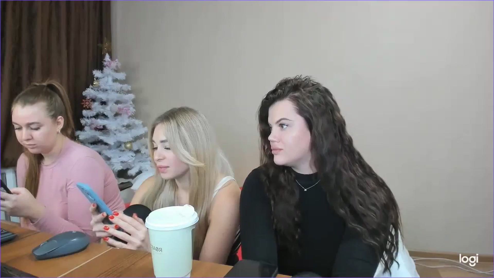 Gallery image thumbnail from StefaniNell's myfreecams stream on, 12/19/2023, 11:06 image 8 of 20