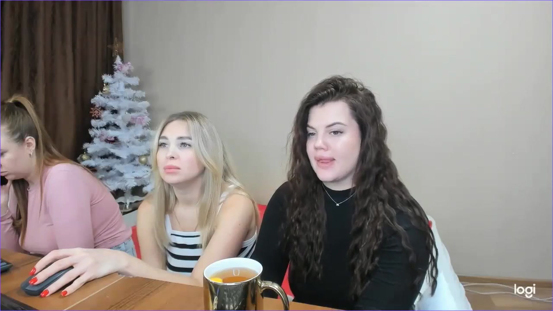 Gallery image thumbnail from StefaniNell's myfreecams stream on, 12/19/2023, 11:06 image 12 of 20